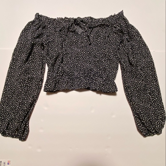 Off the Shoulder Blouse - Picture 1 of 4